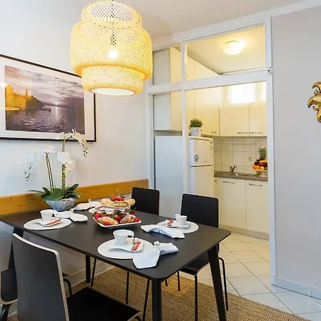 Lejlighed With Parking Space - 7265